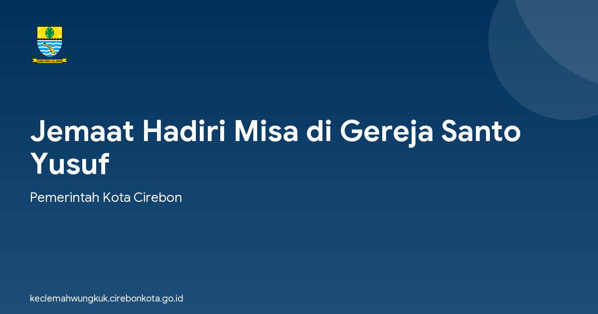 Jemaat Hadiri Misa di Gereja Santo Yusuf