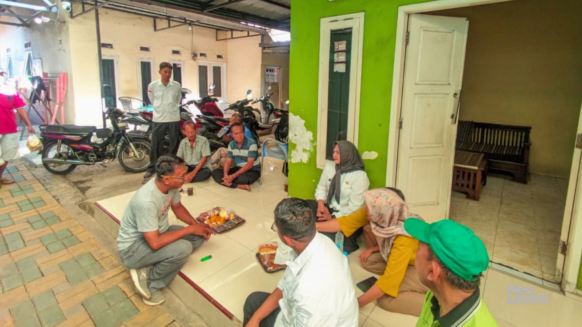 Camat Lemahwungkuk Serap Aspirasi Warga RW 14 Kutasirap Pegambiran