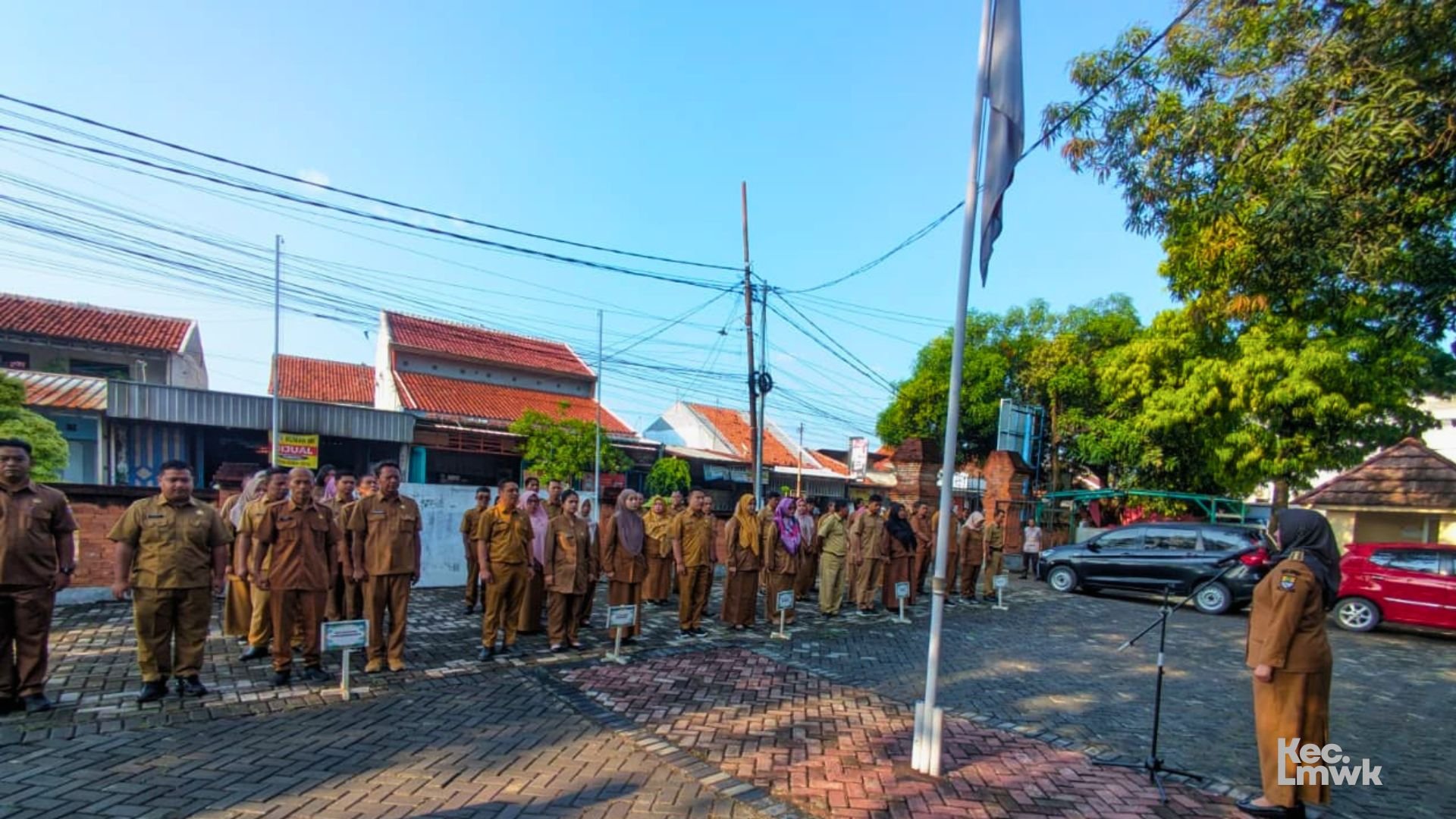 Camat Lemahwungkuk Pimpin Apel Gabungan dan Pengecekan Kendaraan Dinas