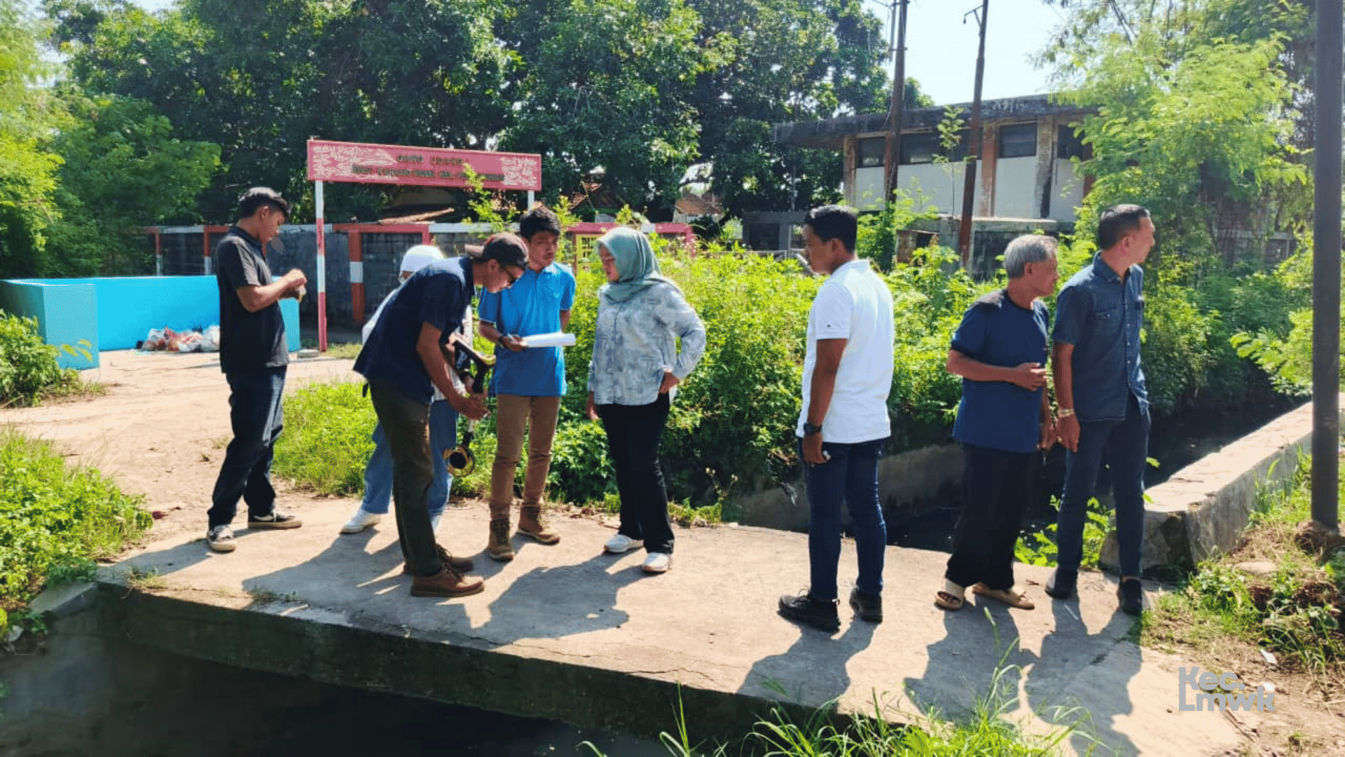 Kecamatan Lemahwungkuk Bersama DPRKP Kota Cirebon Tinjau Kondisi Jalan Pelindungan RW 08 Kelurahan Pegambiran