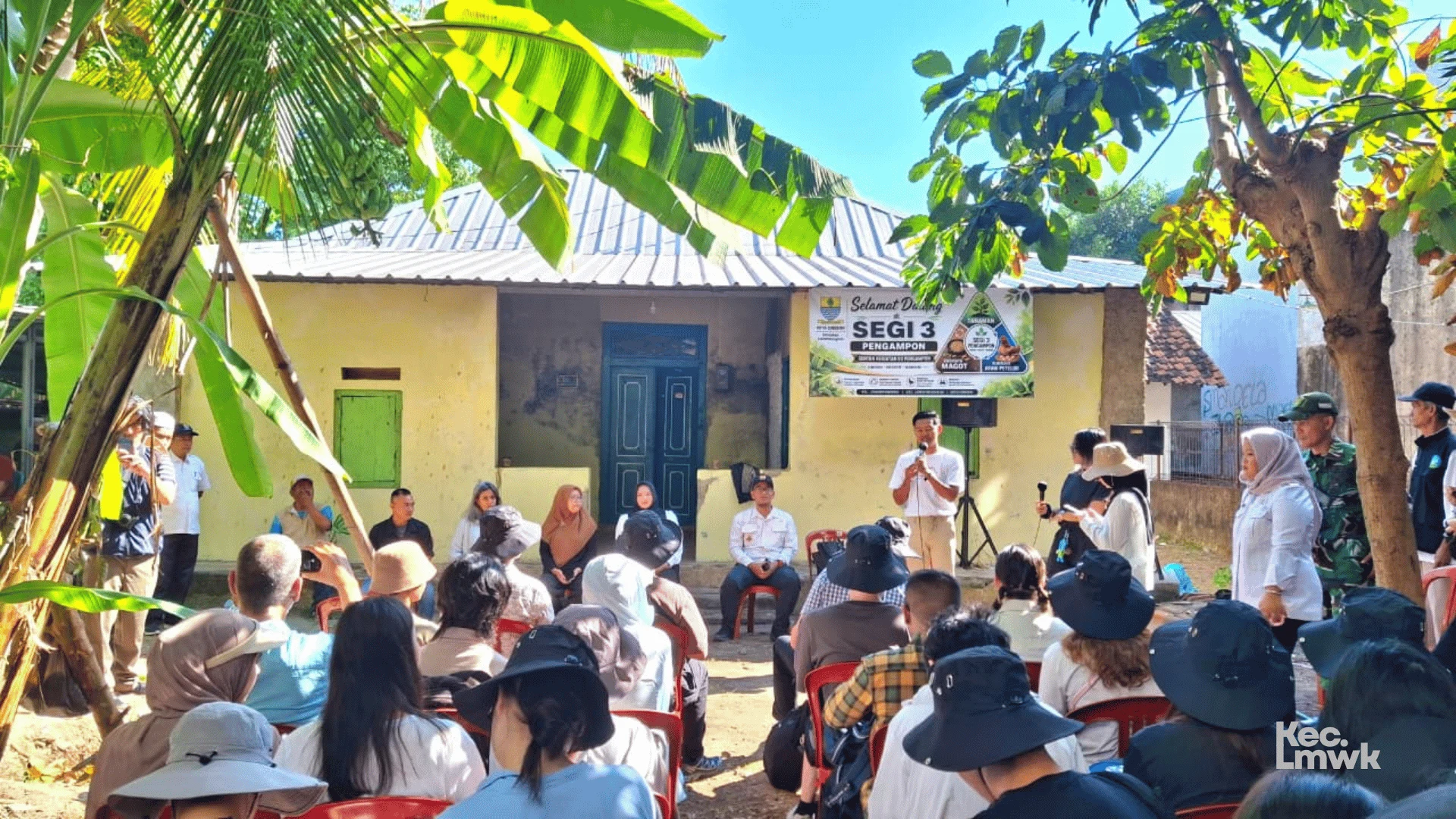 Mahasiswa ITB Global Studio 2026 Pelajari Budidaya Maggot di RW 03 Pengampon, Wujud Kolaborasi Pengelolaan Sampah Organik