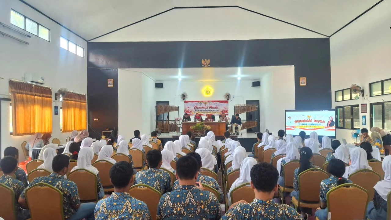 Kecamatan Lemahwungkuk Gelar Pembinaan Wawasan Kebangsaan bagi Generasi Muda di SMAN 8 Cirebon